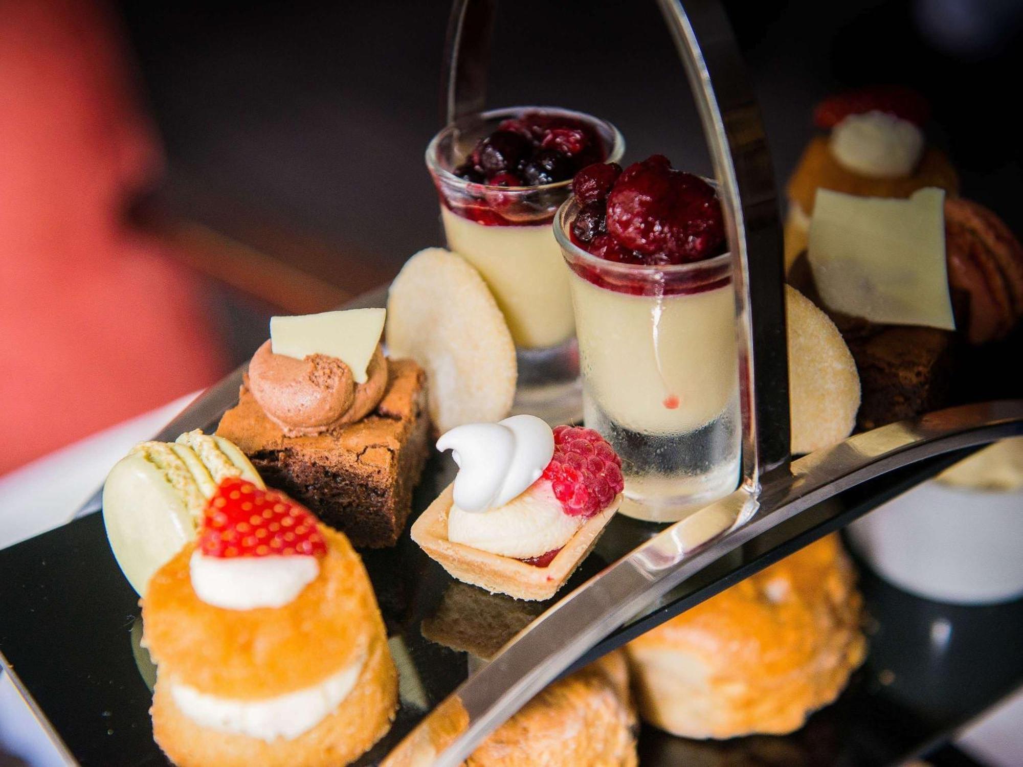 Worldhotels Distinctive Woughton House Hotel Milton Keynes Eksteriør billede