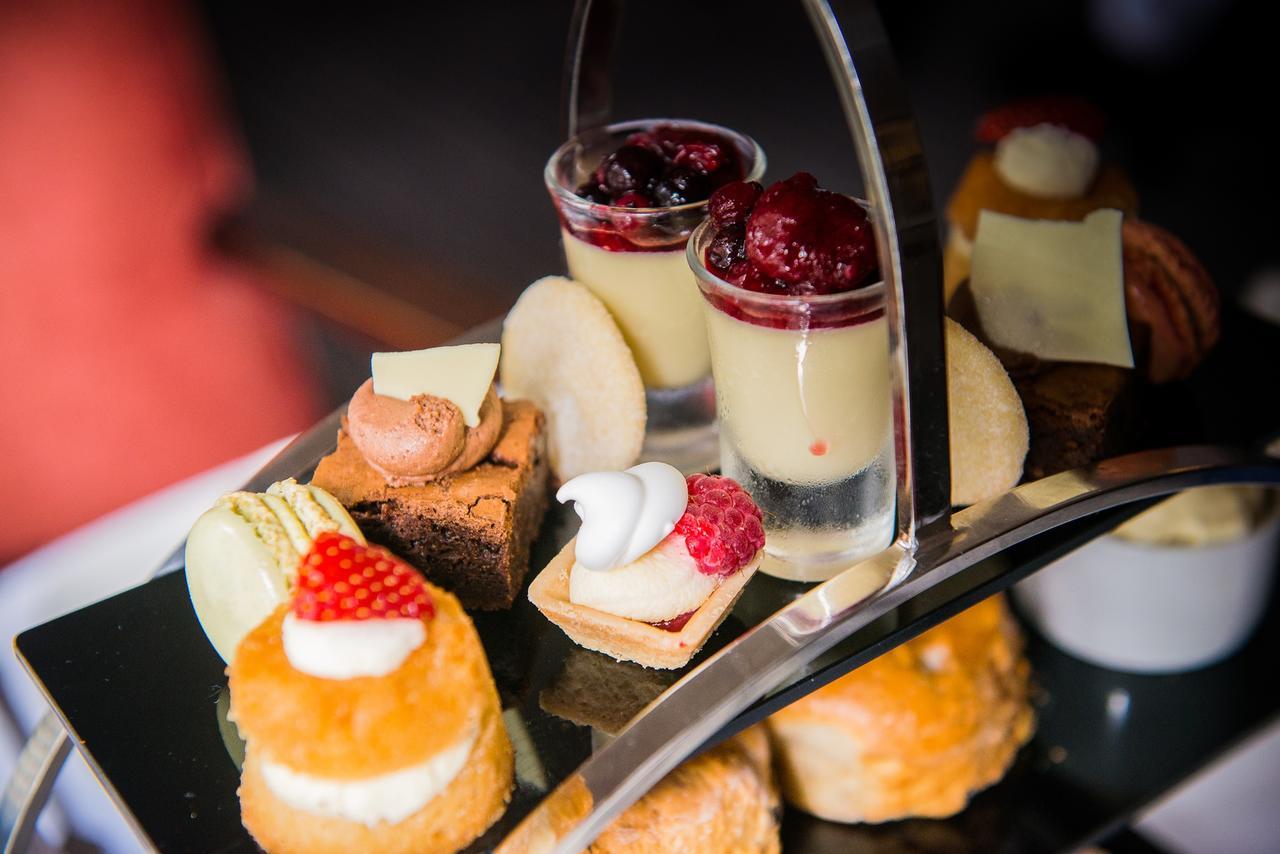 Worldhotels Distinctive Woughton House Hotel Milton Keynes Eksteriør billede