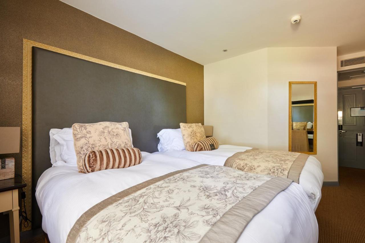 Worldhotels Distinctive Woughton House Hotel Milton Keynes Eksteriør billede