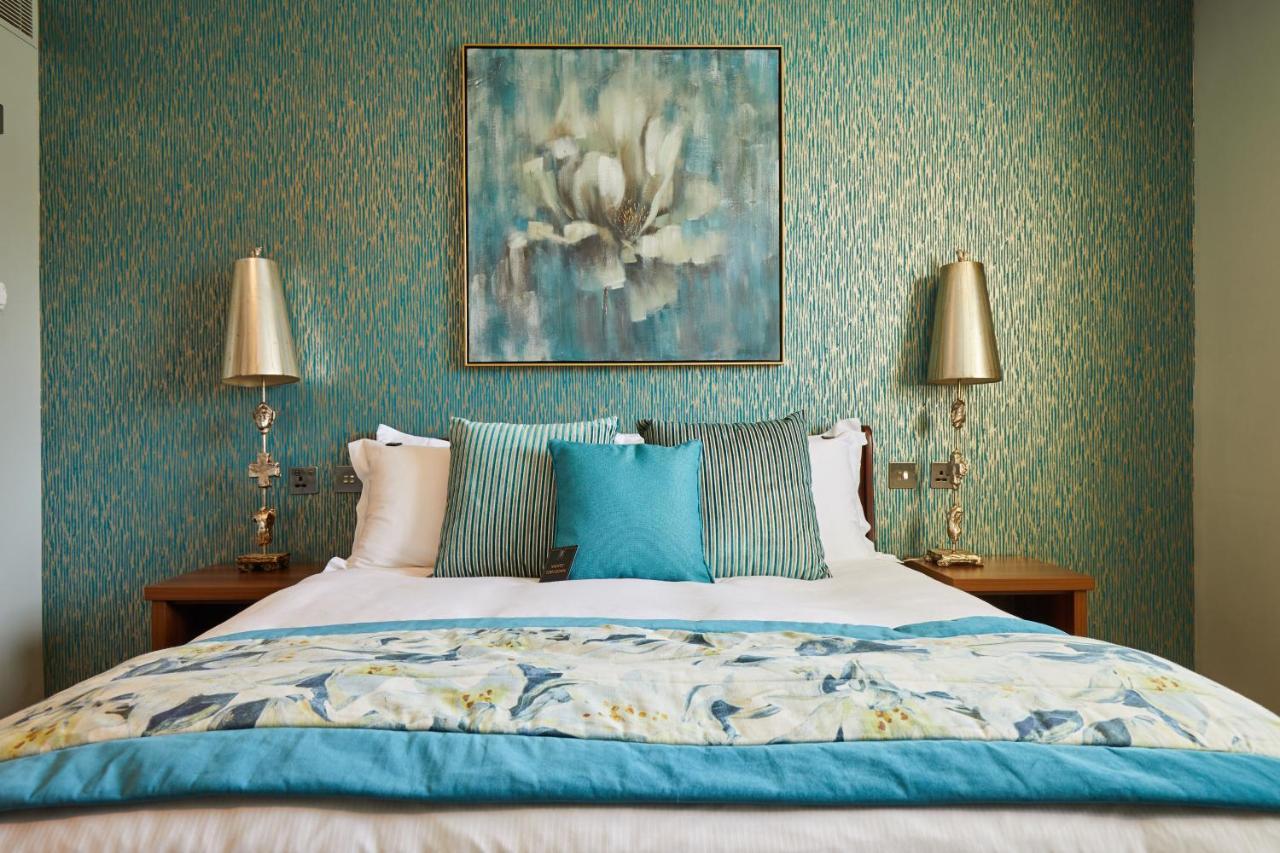 Worldhotels Distinctive Woughton House Hotel Milton Keynes Eksteriør billede