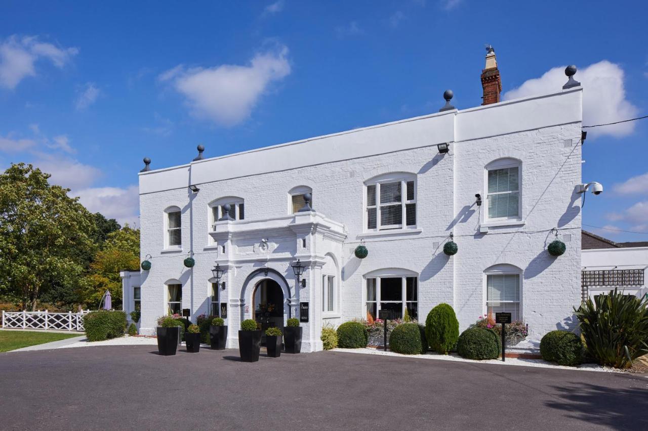 Worldhotels Distinctive Woughton House Hotel Milton Keynes Eksteriør billede