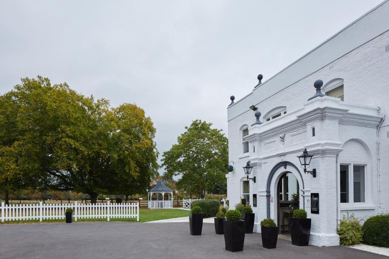 Worldhotels Distinctive Woughton House Hotel Milton Keynes Eksteriør billede