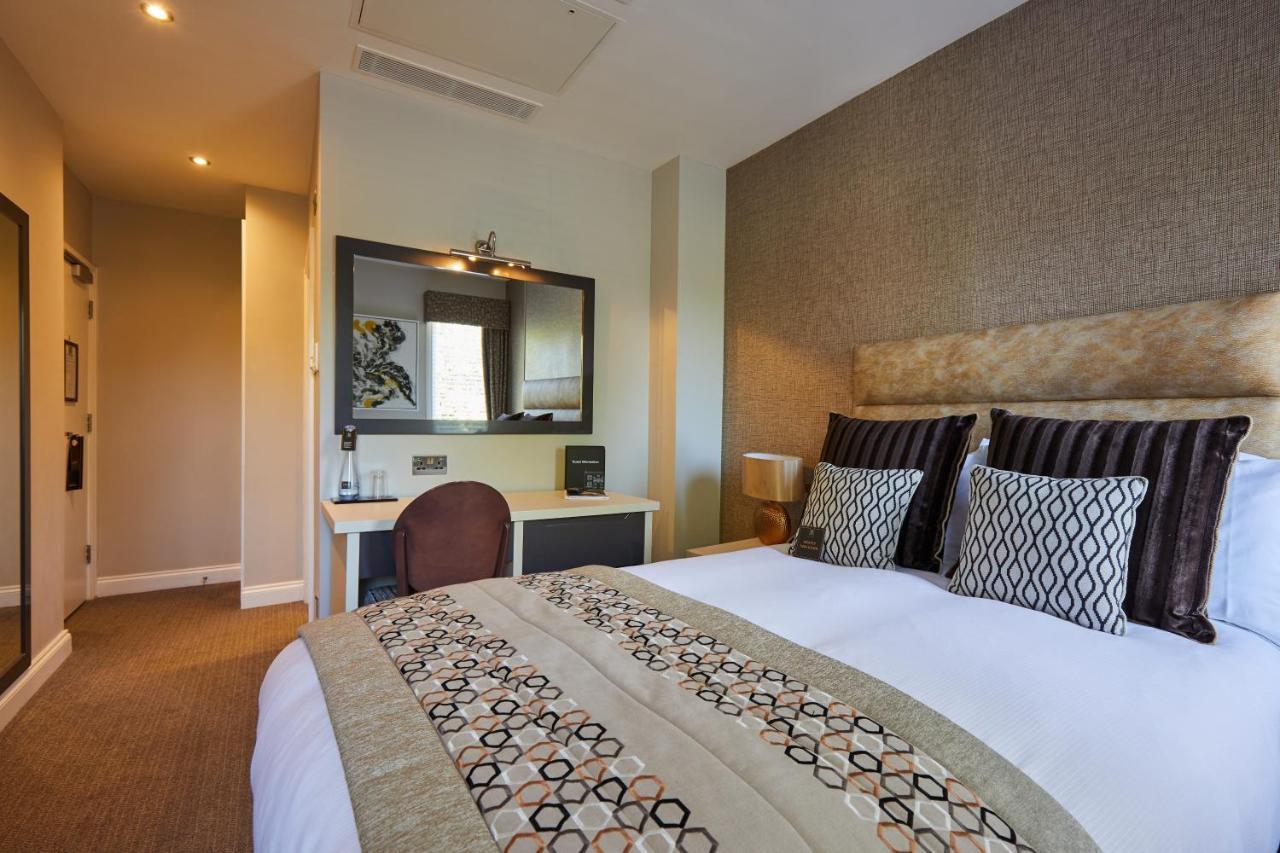 Worldhotels Distinctive Woughton House Hotel Milton Keynes Eksteriør billede