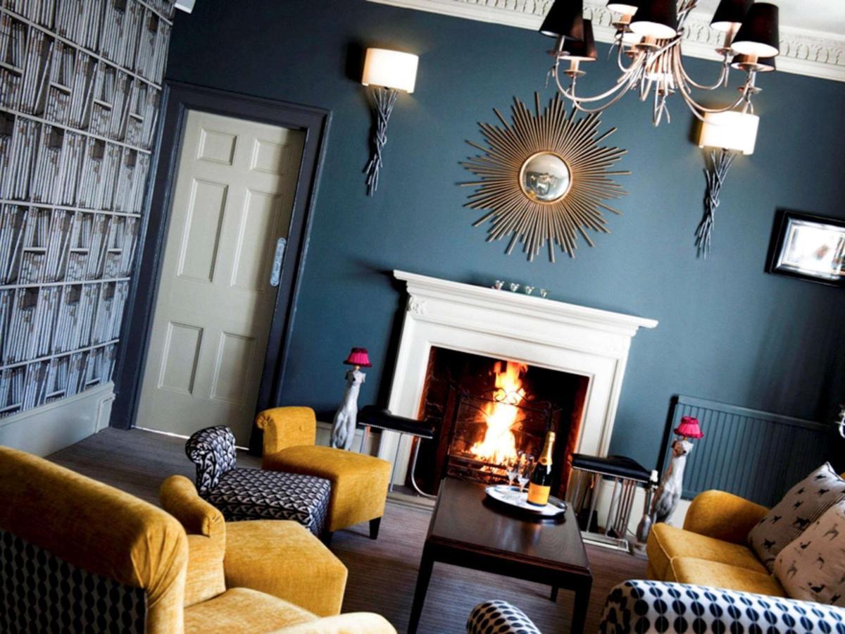 Worldhotels Distinctive Woughton House Hotel Milton Keynes Eksteriør billede