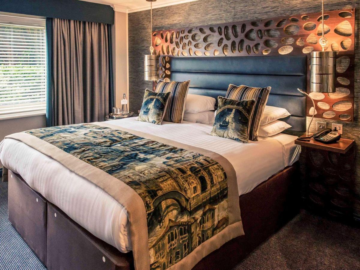 Worldhotels Distinctive Woughton House Hotel Milton Keynes Eksteriør billede